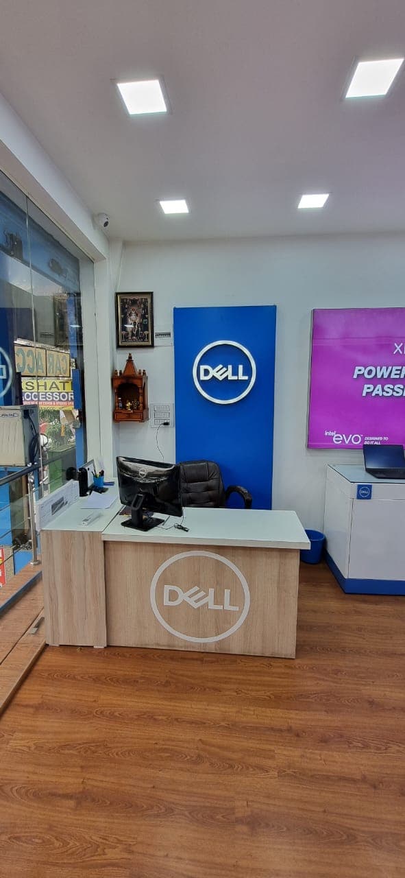 Dell Exclusive Store Sector — photo 3