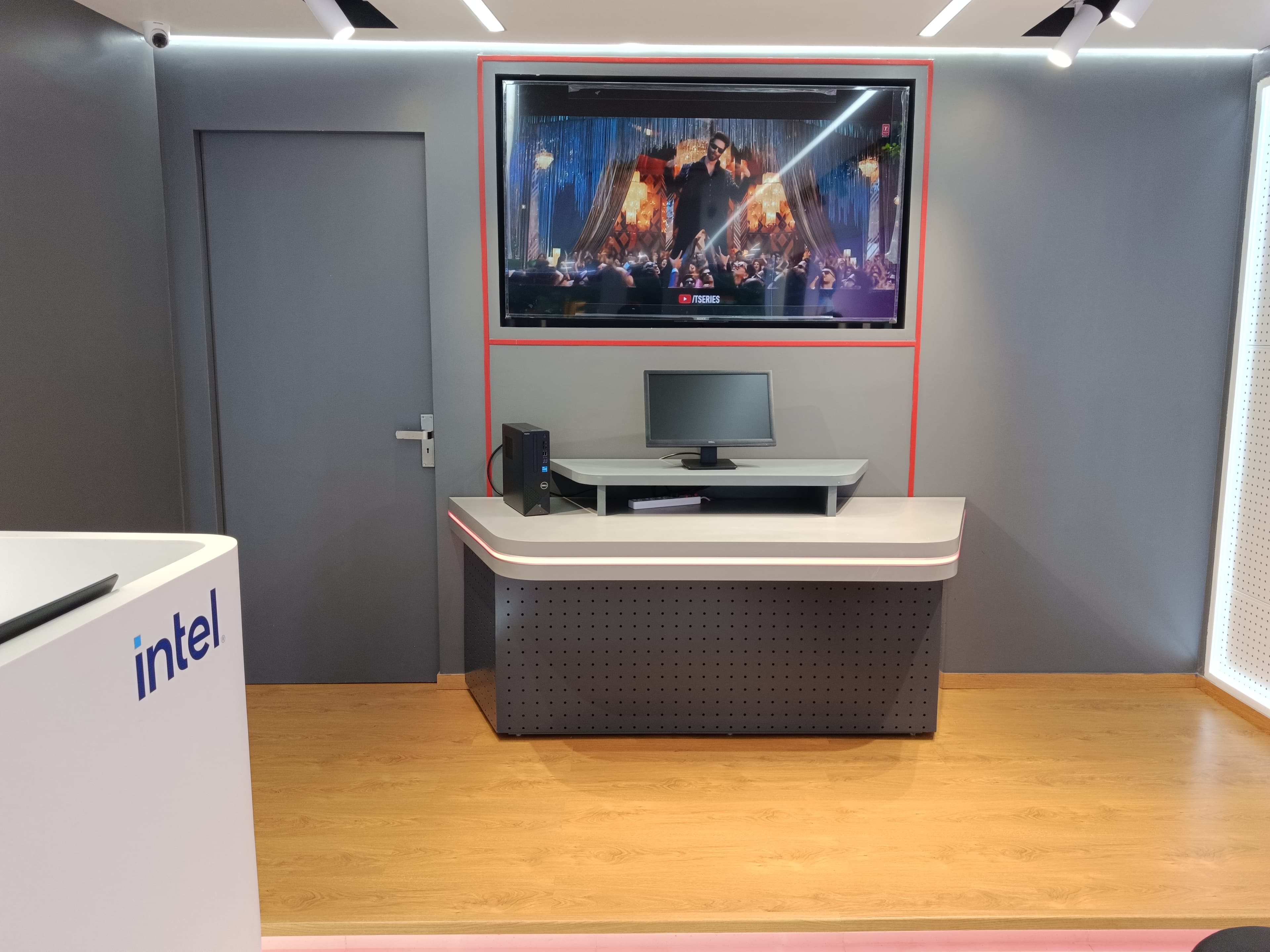 Dell Exclusive Store Sector 8 Rohini, New Delhi — photo 5