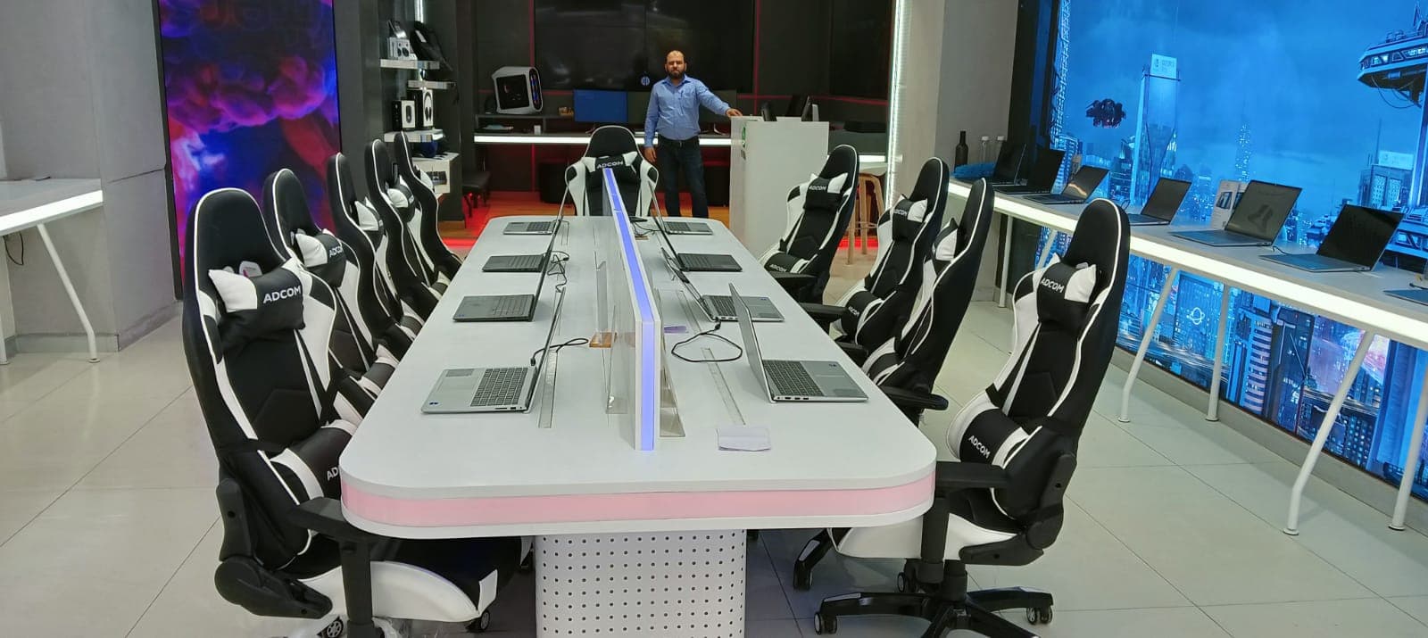 Dell Exclusive Store Dohil Chamber, Nehru Place — photo 4