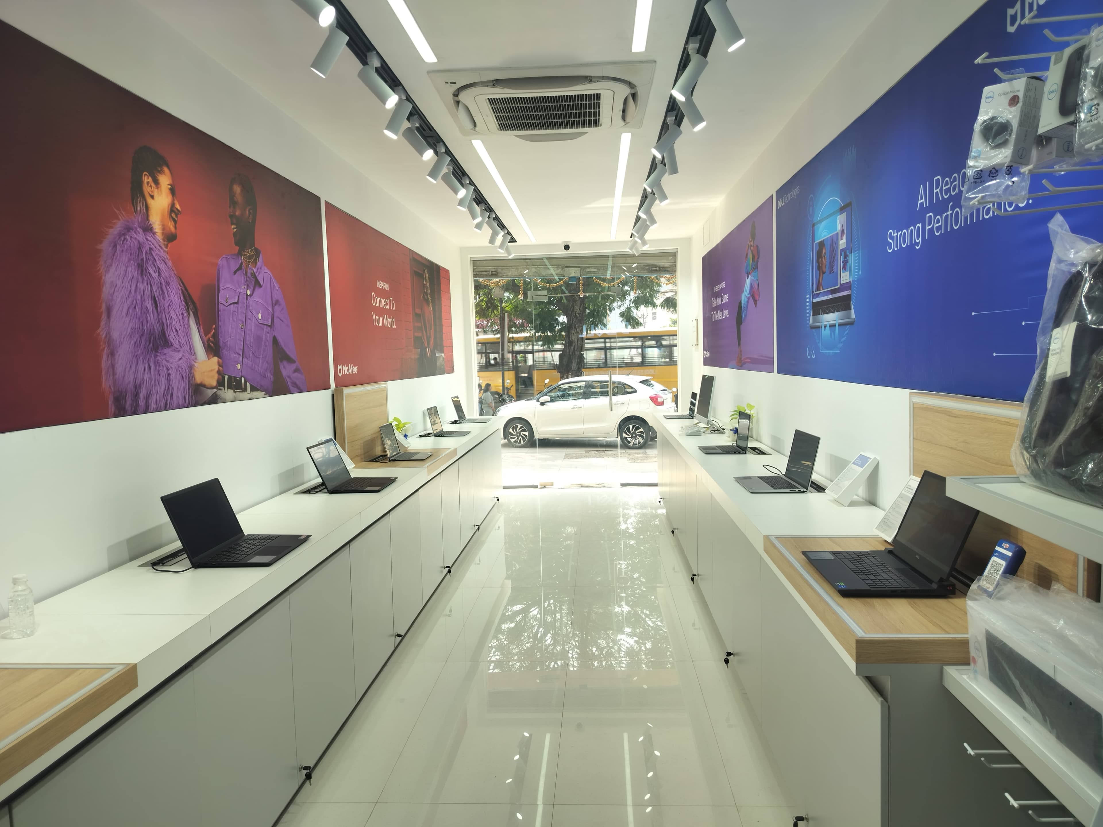 Dell Exclusive Store Chala, Vapi — photo 4