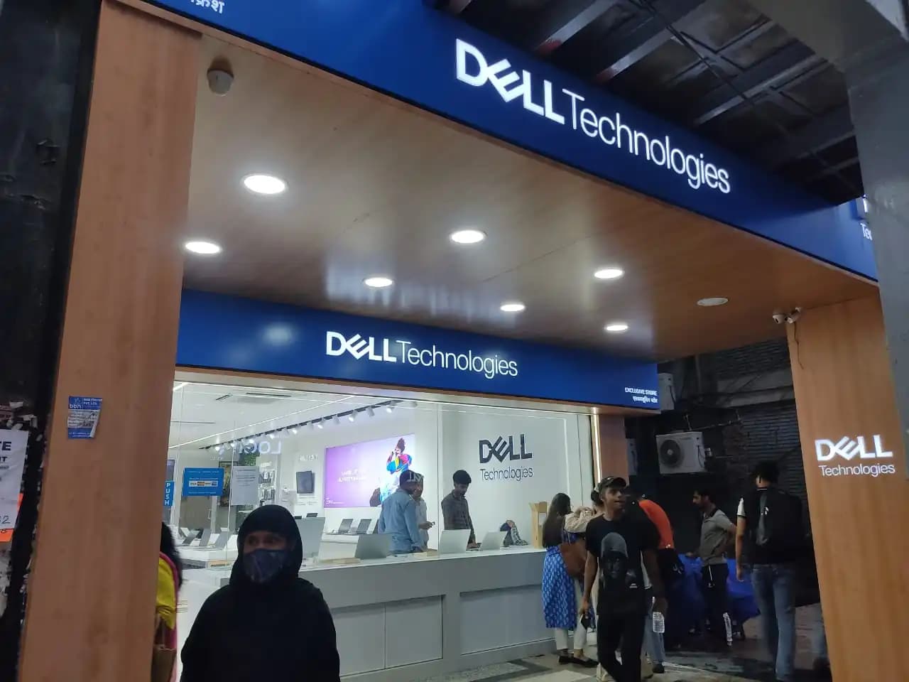 Dell Exclusive Store Nehru Place — photo 1