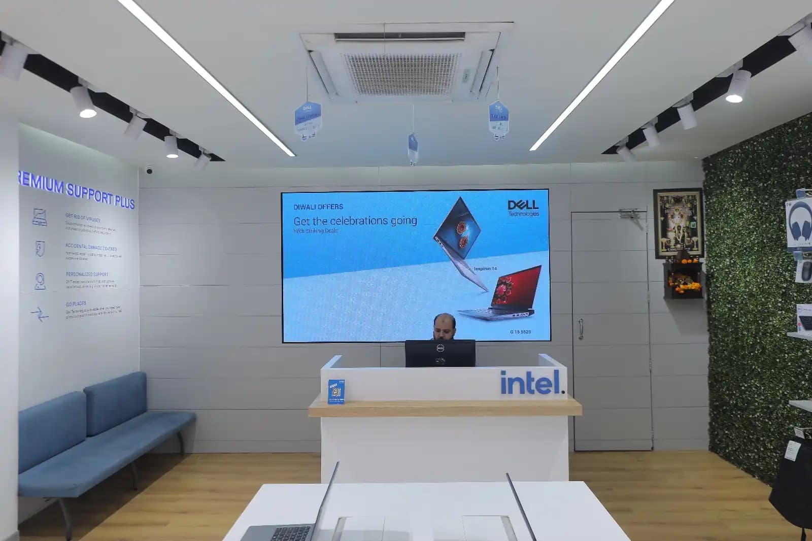 Dell Exclusive Store Nehru Place — photo 4