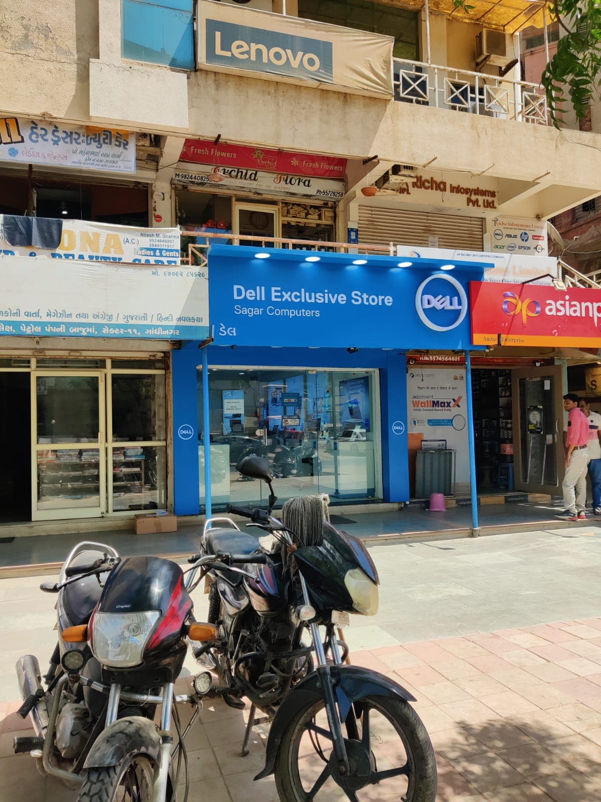 Dell Exclusive Store Gandhinagar — photo 3