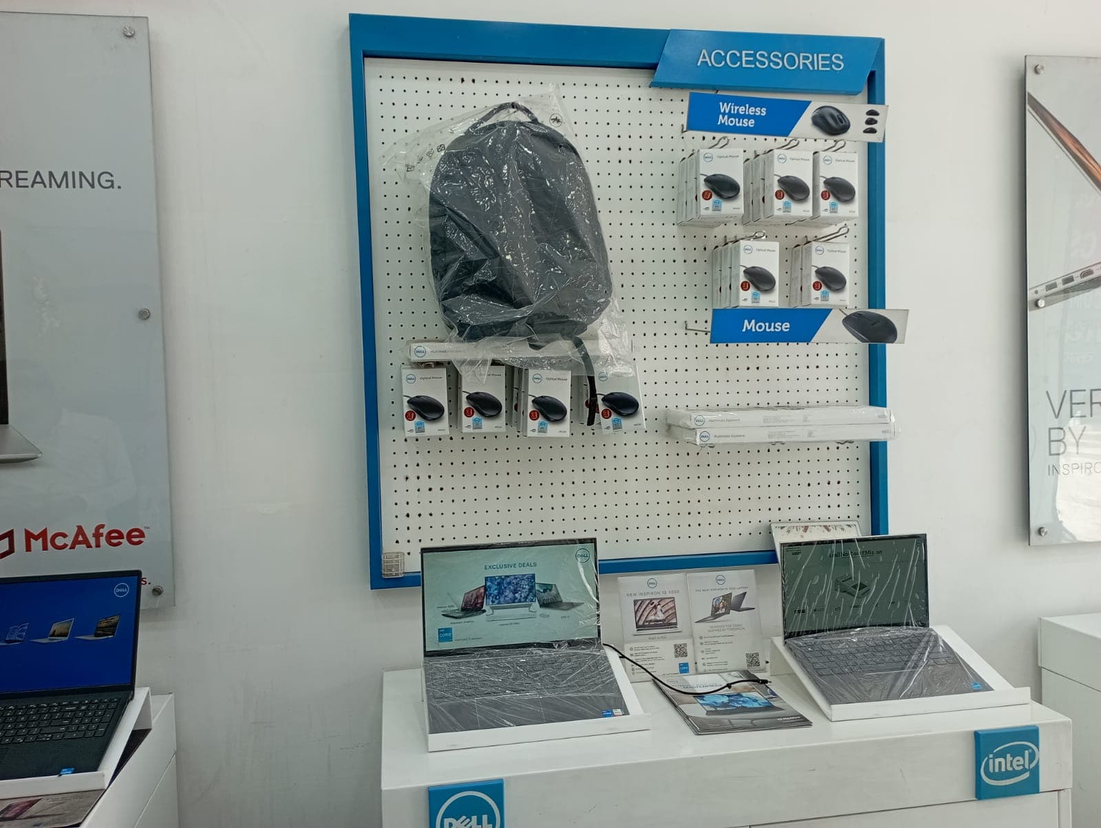 Dell Exclusive Store Hansi — photo 5