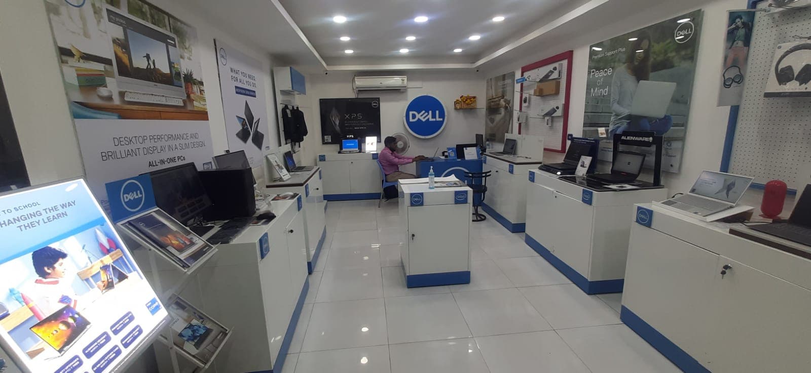 Dell Exclusive Store Brigade Road — photo 3