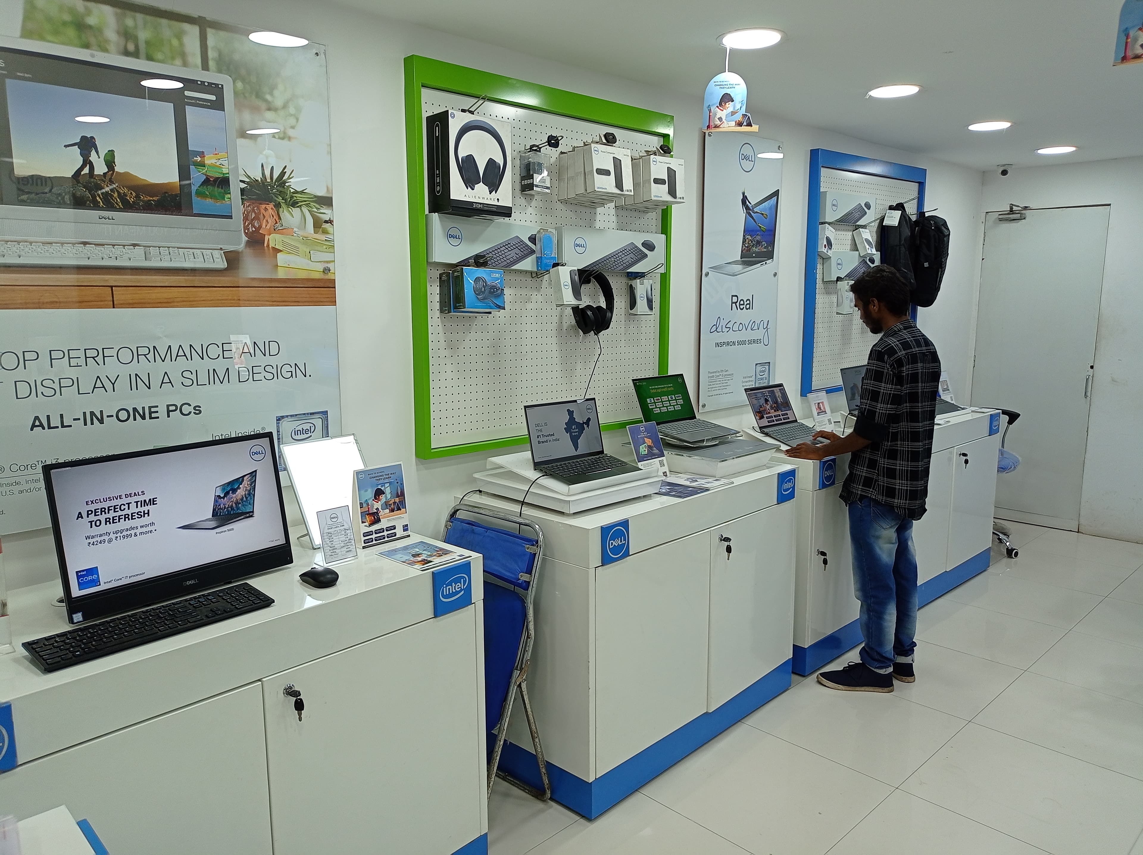 Dell Exclusive Store Electronic City — photo 3