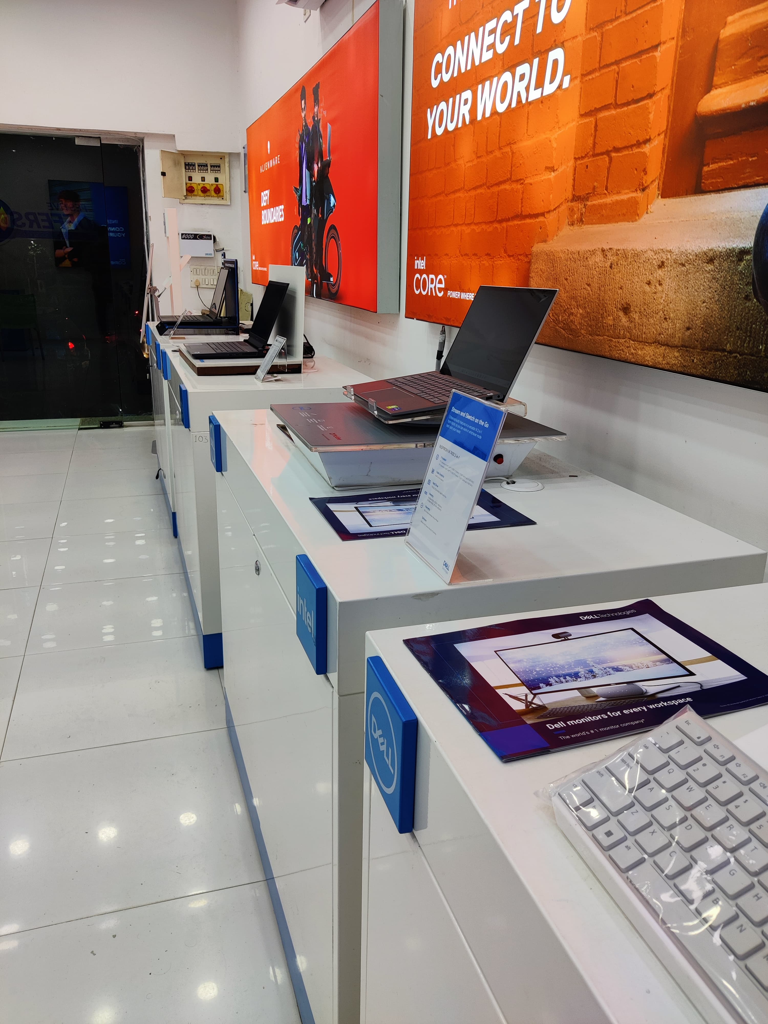 Dell Exclusive Store Adyar — photo 3