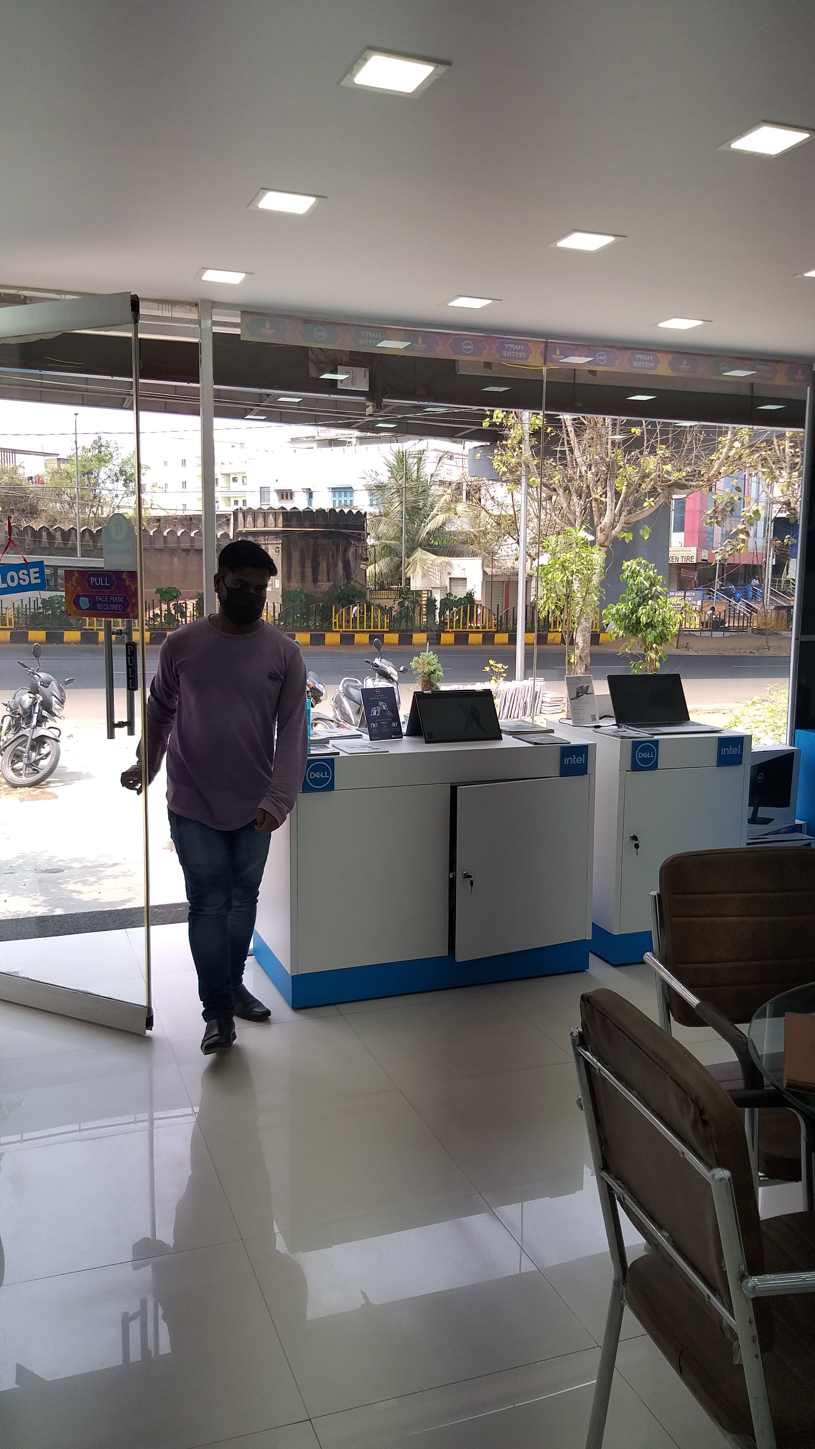 Dell Exclusive Store Shaikpet — photo 2