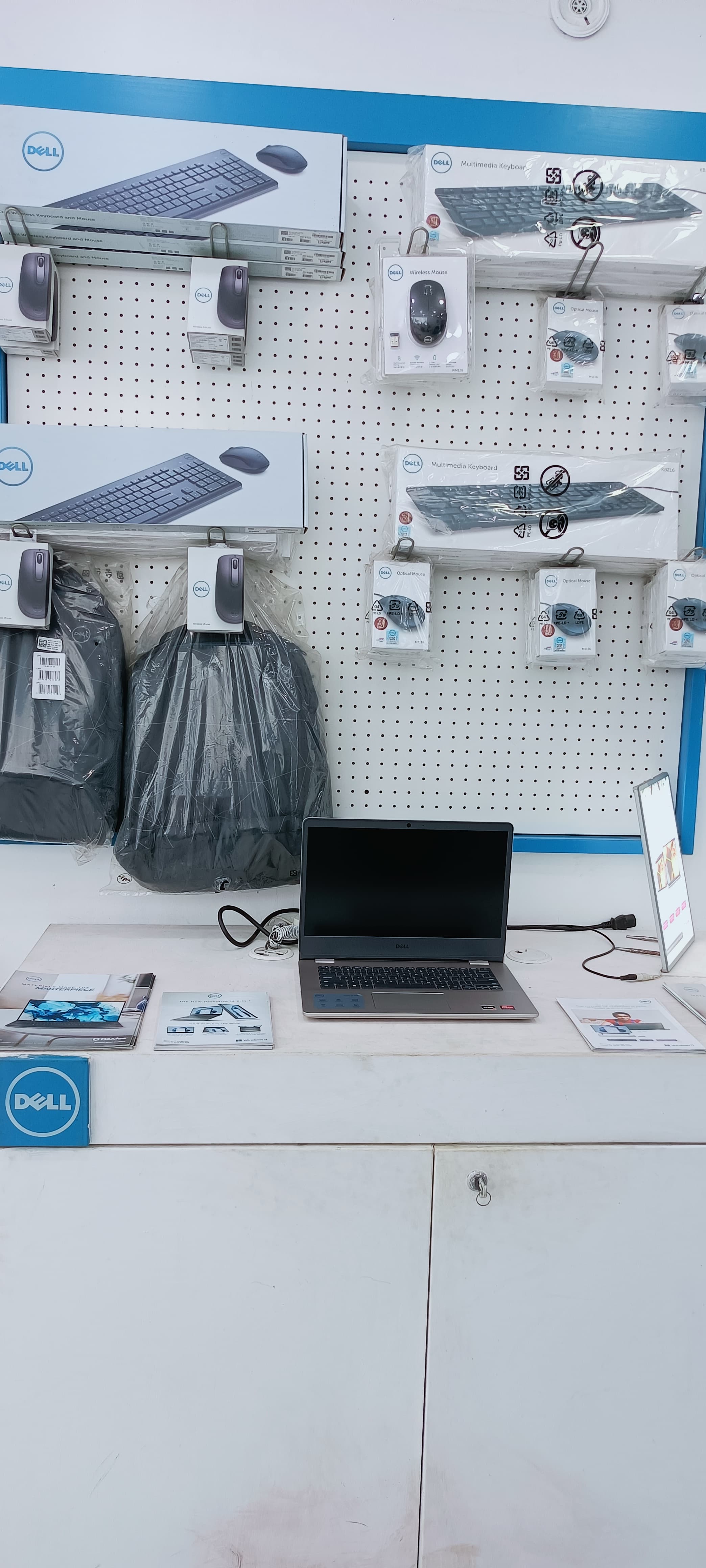 Dell Exclusive Store Gandhinagar, Basti — photo 5