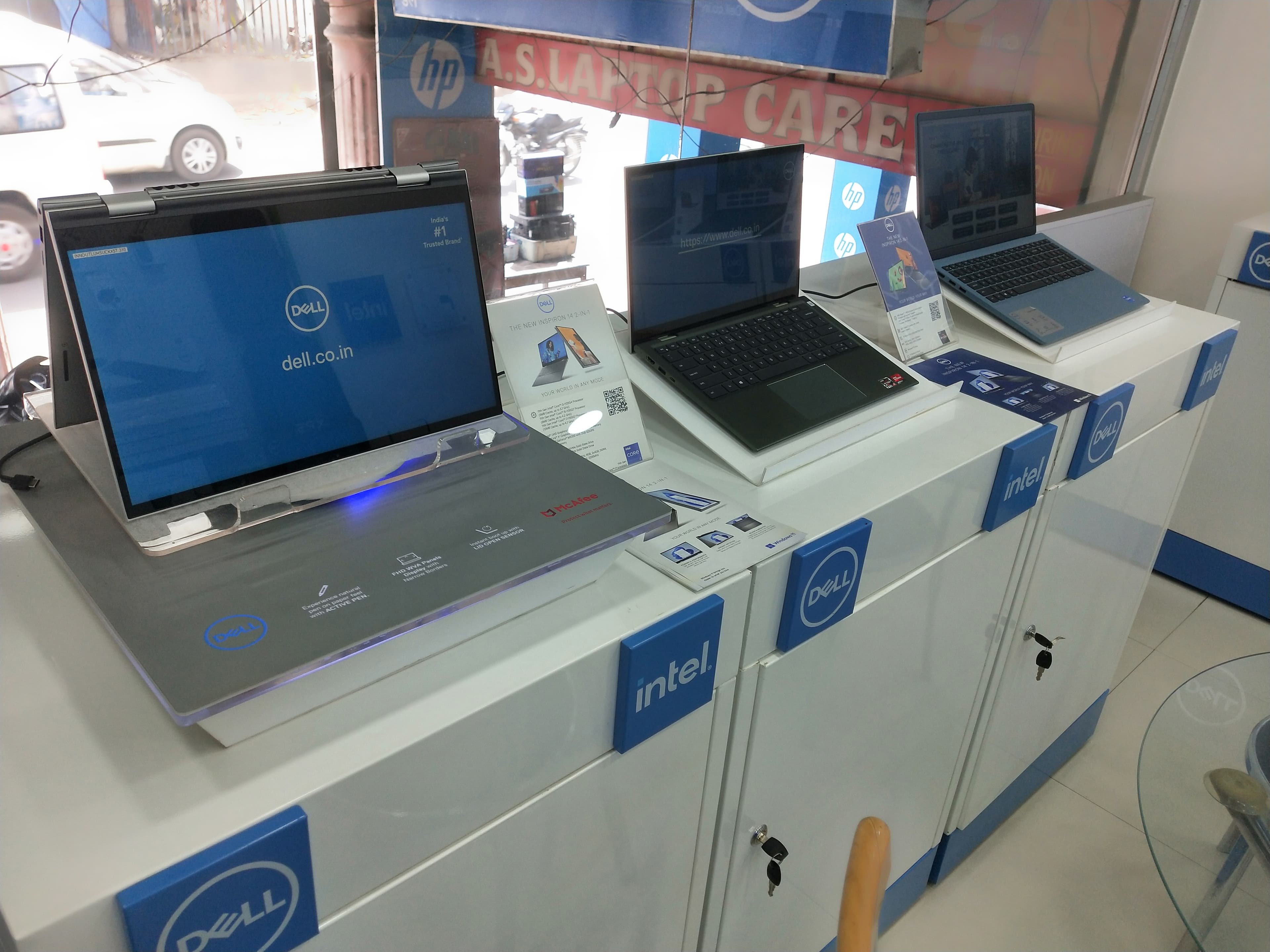 Dell Exclusive Store Hazratganj — photo 3