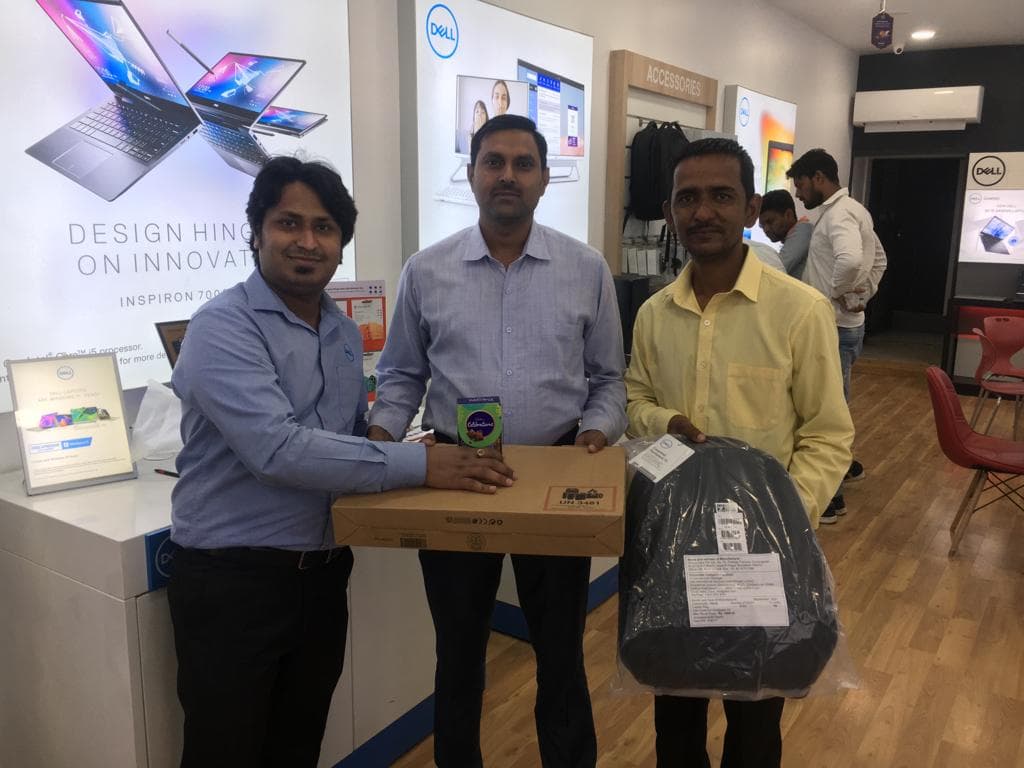 Dell Exclusive Store Sector — photo 2